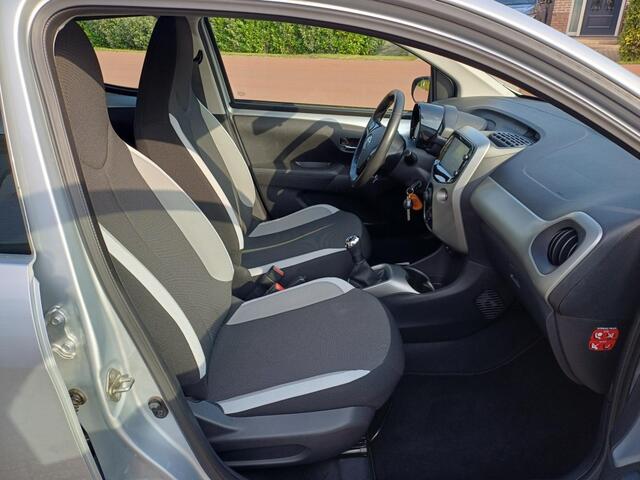 Toyota AYGO 1.0 VVT-i x-nav