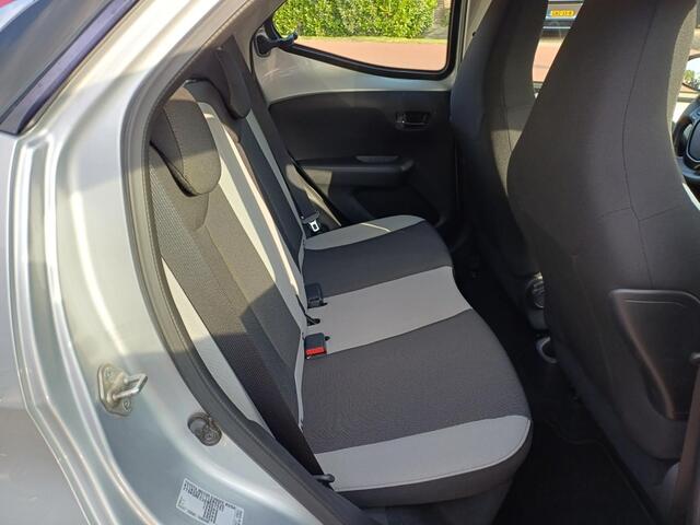 Toyota AYGO 1.0 VVT-i x-nav