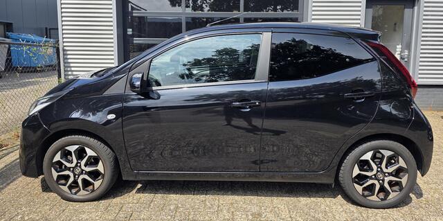 Toyota AYGO 1.0 VVT-i x-first **5DRS-AUT-AIRCO**