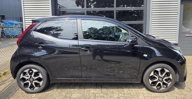 Toyota AYGO 1.0 VVT-i x-first **5DRS-AUT-AIRCO**