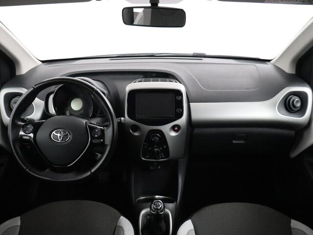Toyota AYGO 1.0 VVT-i x-nav | Airco | Parkeercamera | Dealeronderhouden |