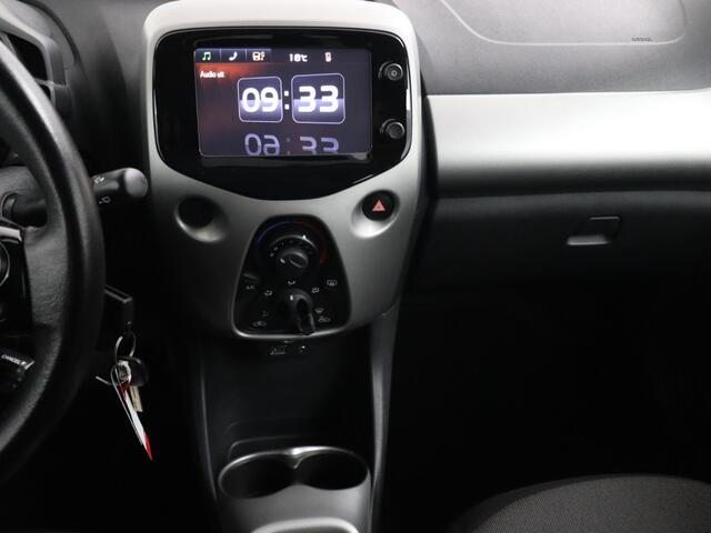 Toyota AYGO 1.0 VVT-i x-nav | Airco | Parkeercamera | Dealeronderhouden |