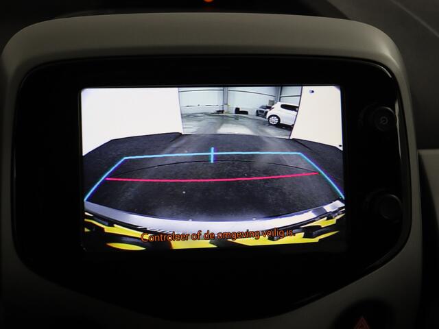 Toyota AYGO 1.0 VVT-i x-nav | Airco | Parkeercamera | Dealeronderhouden |