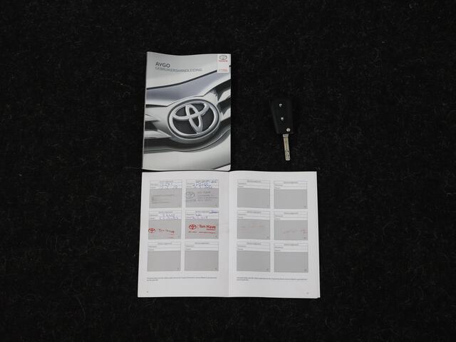 Toyota AYGO 1.0 VVT-i x-nav | Airco | Parkeercamera | Dealeronderhouden |