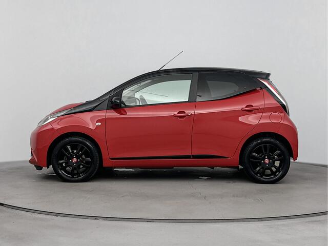 Toyota AYGO 1.0 VVT-i x-cite | Mistlampen | Lichtmetalen Velgen | Parkeercamera |
