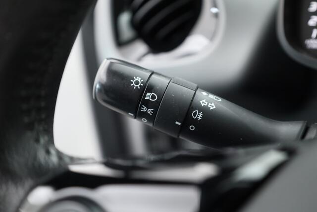 Toyota AYGO 1.0 VVT-i x-play | Airco | Cruise | CarPlay | All Season | Camera