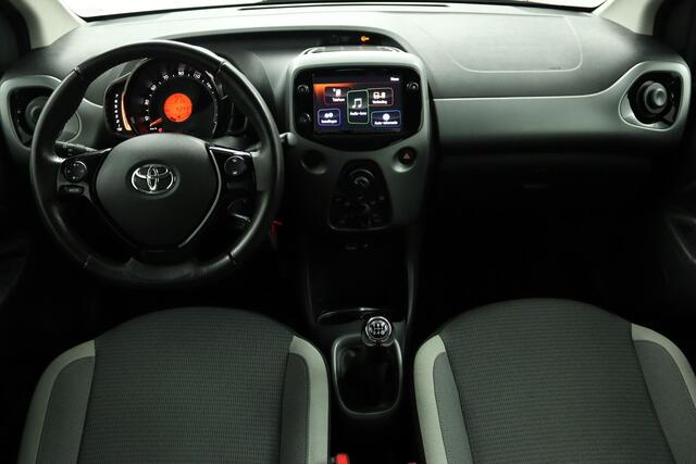 Toyota AYGO 1.0 VVT-i x-play cabrio | Schuifdak | Airco | Achteruitrijcamera | Bluetooth |