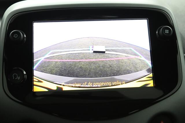 Toyota AYGO 1.0 VVT-i x-play cabrio | Schuifdak | Airco | Achteruitrijcamera | Bluetooth |