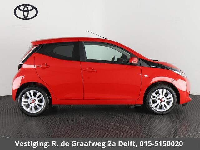 Toyota AYGO 1.0 VVT-i X-Joy | Navigatie | Climate Control | Camera | Lichtmetalen velgen |