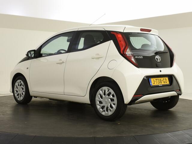 Toyota AYGO 1.0 VVT-i x-play | Carplay | Camera | Led