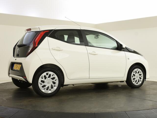 Toyota AYGO 1.0 VVT-i x-play | Carplay | Camera | Led