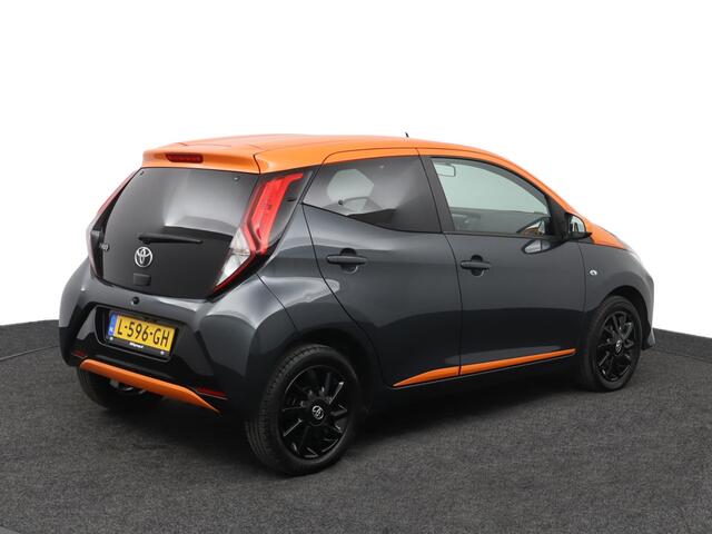 Toyota AYGO 1.0 VVT-i x-JBL | Automaat | Climate control | Apple carplay-android auto | Parkeercamera |