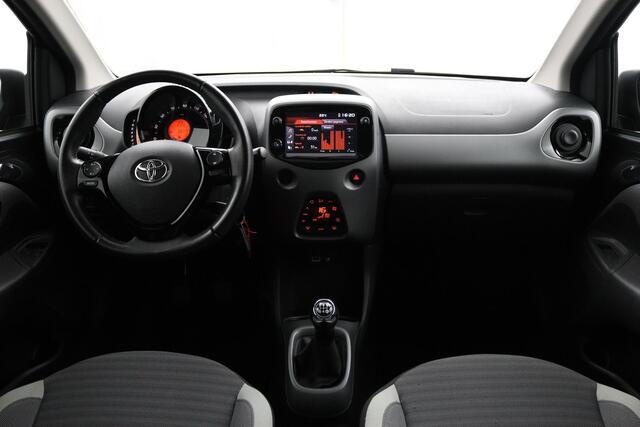 Toyota AYGO 1.0 VVT-i x-joy | Automatische Airco | Apple/Android Auto | Lichtmetalen Velgen | Privacy Glas |