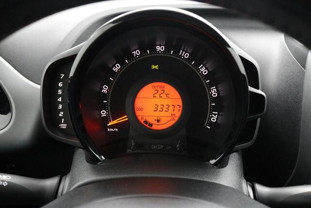 Toyota AYGO 1.0 VVT-i x-joy | Automatische Airco | Apple/Android Auto | Lichtmetalen Velgen | Privacy Glas |