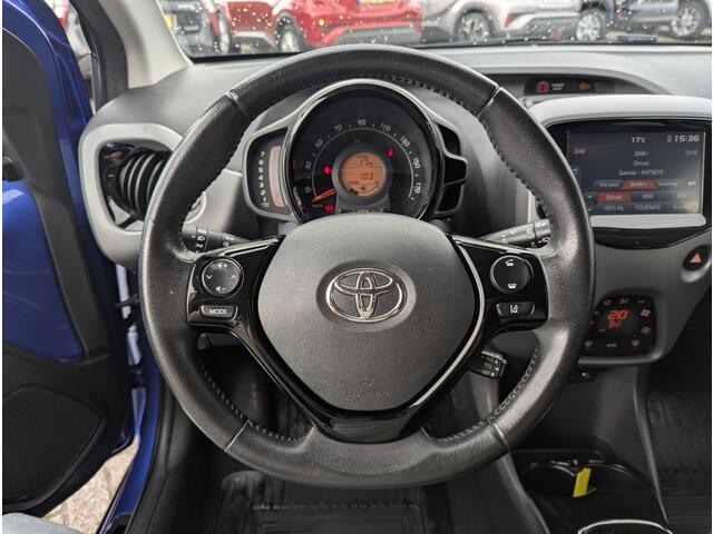 Toyota AYGO 1.0 VVT-i x-clusiv | Climate control | Keyless | Camera | Half leer | Apple Carplay/Android Auto