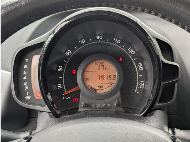 Toyota AYGO 1.0 VVT-i x-clusiv | Climate control | Keyless | Camera | Half leer | Apple Carplay/Android Auto