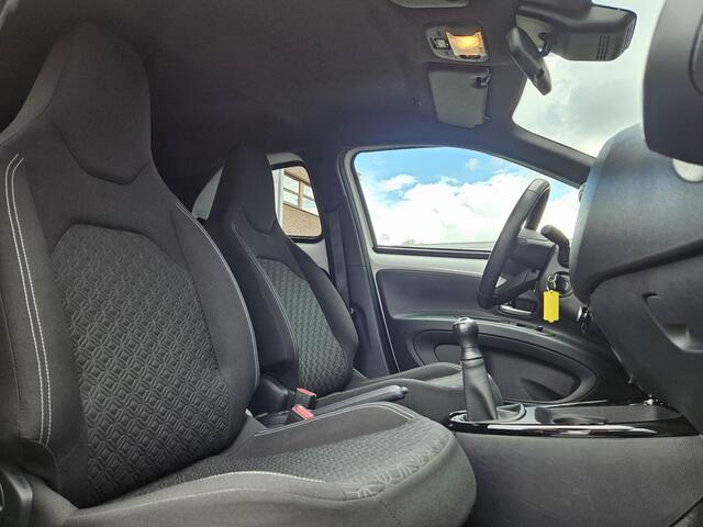 Toyota AYGO X 1.0 VVT-i MT Pulse | org NL en 1e Eigenaar | Rijklaarprijs | Bitone-kleur |