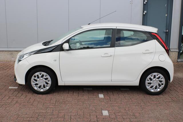 Toyota AYGO 1.0 VVT-i x-play limited APPLE CARPLAY