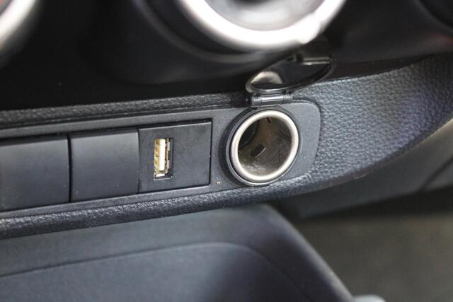 Toyota AYGO X 1.0 VVT-i MT Play | Apple Carplay/ Android Auto | Cruisecontrol | Airco