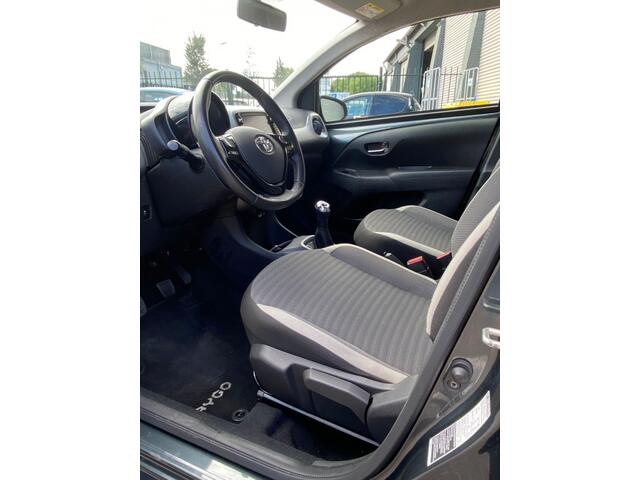 Toyota AYGO 1.0 VVT-I X-PLAY Camera Apple Car Airco Cruise erg mooi!!