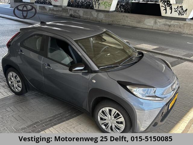 Toyota AYGO X 1.0 VVT-i MT PLAY CARPLAY NAVI GARANTIE 8-2034! AIRCO. 13.000 KM. ADAPTIEVE CRUISE.1e EIG.ALS NIEUW !