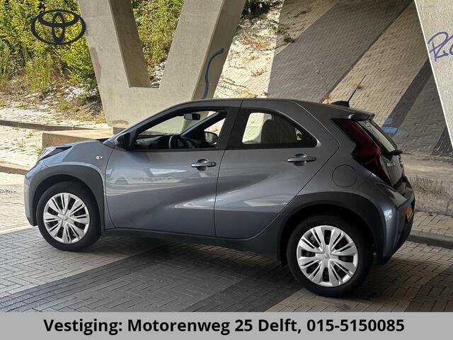 Toyota AYGO X 1.0 VVT-i MT PLAY CARPLAY NAVI GARANTIE 8-2034! AIRCO. 13.000 KM. ADAPTIEVE CRUISE.1e EIG.ALS NIEUW !