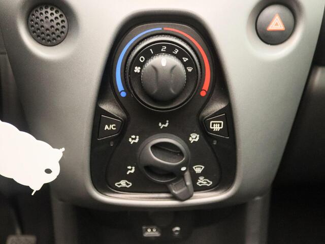 Toyota AYGO 1.0 VVT-i x-first