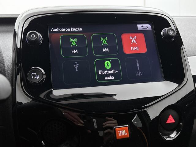 Toyota AYGO 1.0 VVT-i x-JBL | Automaat | Apple Carplay / Android Auto | Climate Control | Camera | LM Velgen |