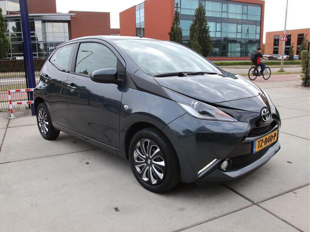 Toyota AYGO 1.0 VVT-i x-play Trekhaak!, Cruise controle, Camera Zomer aanbieding!