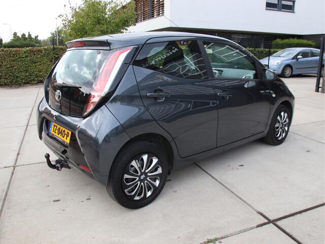 Toyota AYGO 1.0 VVT-i x-play Trekhaak!, Cruise controle, Camera Zomer aanbieding!