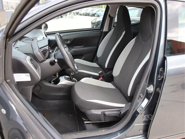 Toyota AYGO 1.0 VVT-i x-play Trekhaak!, Cruise controle, Camera Zomer aanbieding!