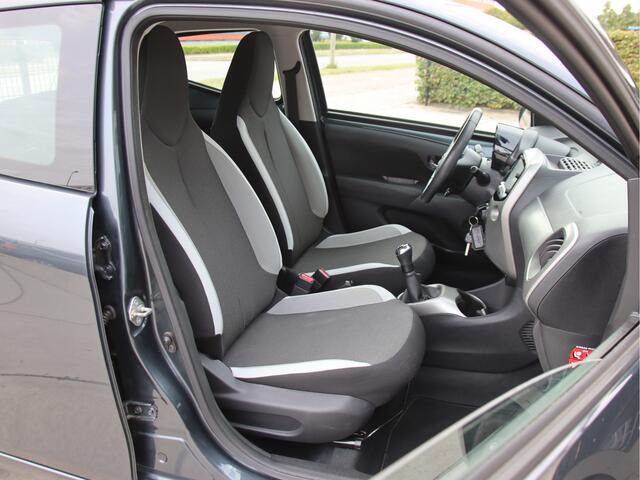 Toyota AYGO 1.0 VVT-i x-play Trekhaak!, Cruise controle, Camera Zomer aanbieding!