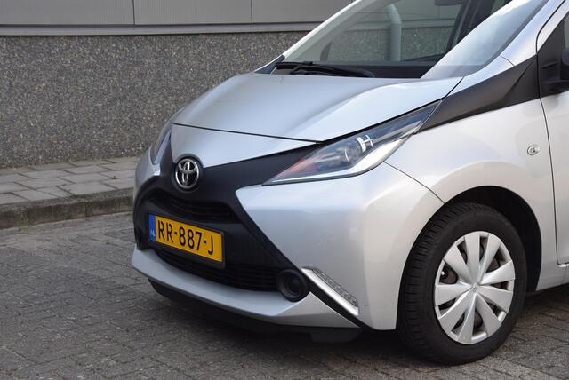 Toyota AYGO 1.0 VVT-i x-fun | Dealer onderhouden | 1e eigenaar | Cruise control |
