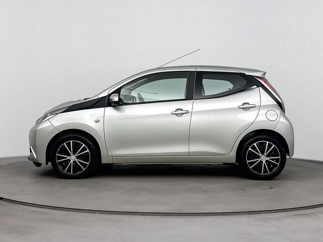 Toyota AYGO 1.0 VVT-i x-play | Airco | Camera | Cruise control |