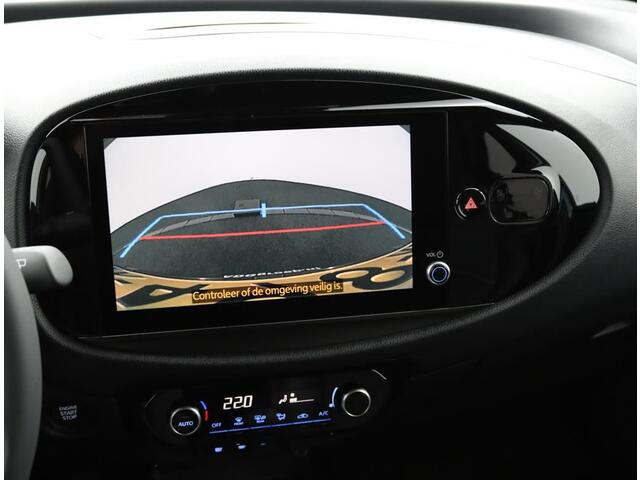 Toyota AYGO X 1.0 VVT-i MT Premium | Parkeersensoren | Stoelverwarming | Navigatie | JBL Audio | 18"LMV |