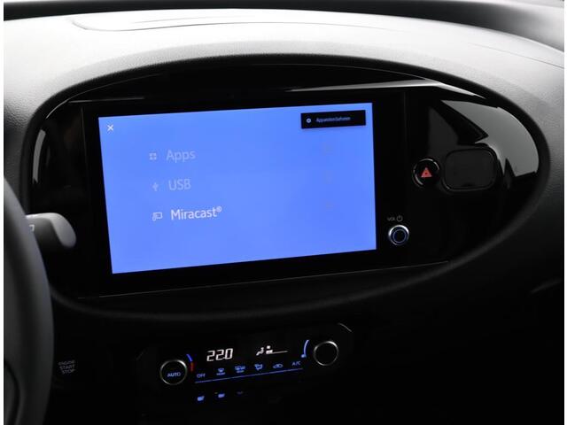 Toyota AYGO X 1.0 VVT-i MT Premium | Parkeersensoren | Stoelverwarming | Navigatie | JBL Audio | 18"LMV |