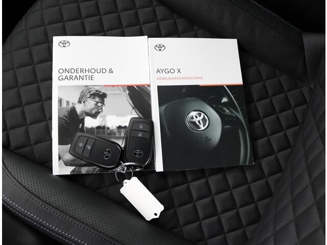 Toyota AYGO X 1.0 VVT-i MT Premium | Parkeersensoren | Stoelverwarming | Navigatie | JBL Audio | 18"LMV |