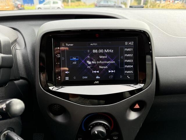 Toyota AYGO 1.0 VVT-i x-fun ( Apple Carplay / Android auto )