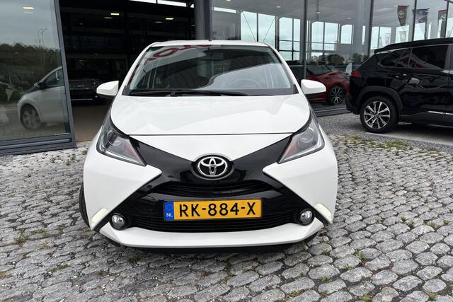 Toyota AYGO 1.0 VVT-i x-play, Navi, Parkeercamera, Bluetooth