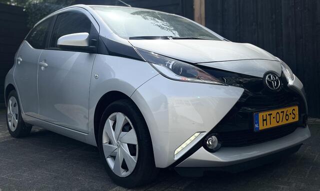 Toyota AYGO 1.0 VVT-i x-play AUTOMAAT 2016 - 1e EIGENAAR!