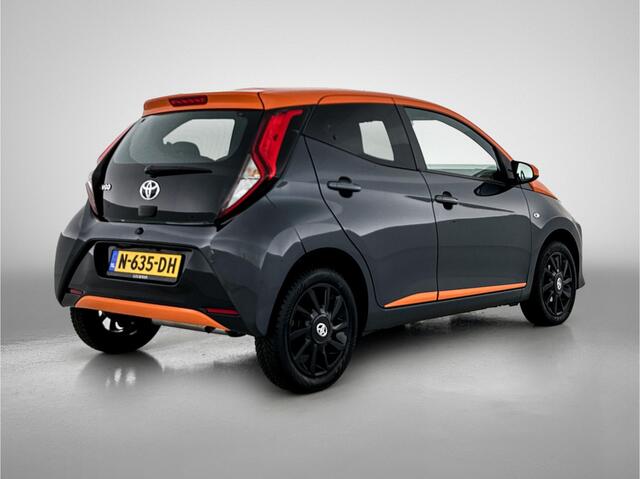 Toyota AYGO 1.0 VVT-i TeamNL | Achteruitrij camera | Climate control | Cruise control |