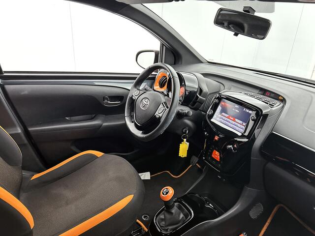 Toyota AYGO 1.0 VVT-i TeamNL | Achteruitrij camera | Climate control | Cruise control |