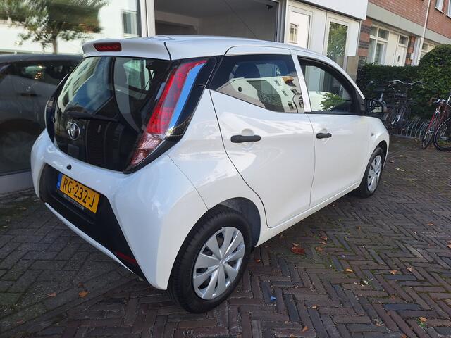 Toyota AYGO 1.0 VVT-i X-Fun 5Drs /Airco/Bluetooth/Led/Garantie