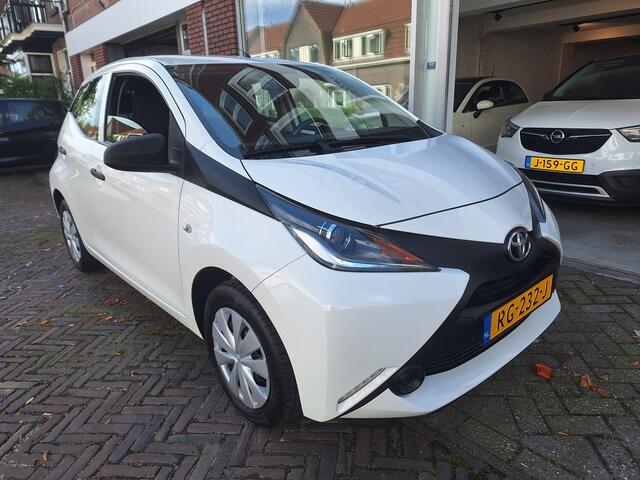 Toyota AYGO 1.0 VVT-i X-Fun 5Drs /Airco/Bluetooth/Led/Garantie
