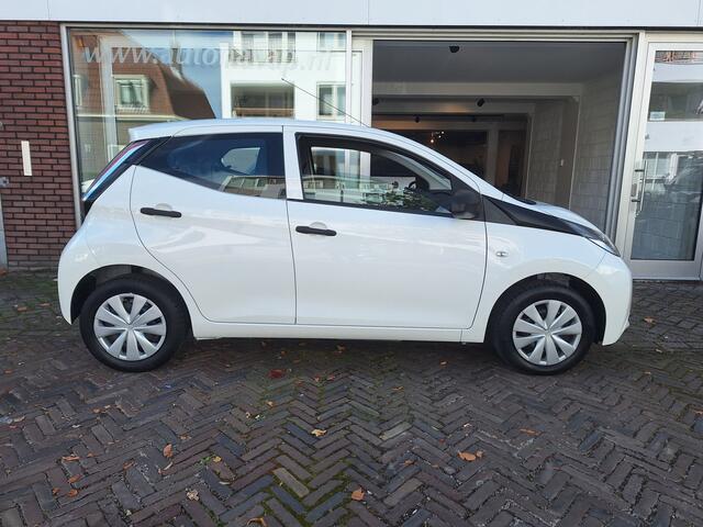 Toyota AYGO 1.0 VVT-i X-Fun 5Drs /Airco/Bluetooth/Led/Garantie