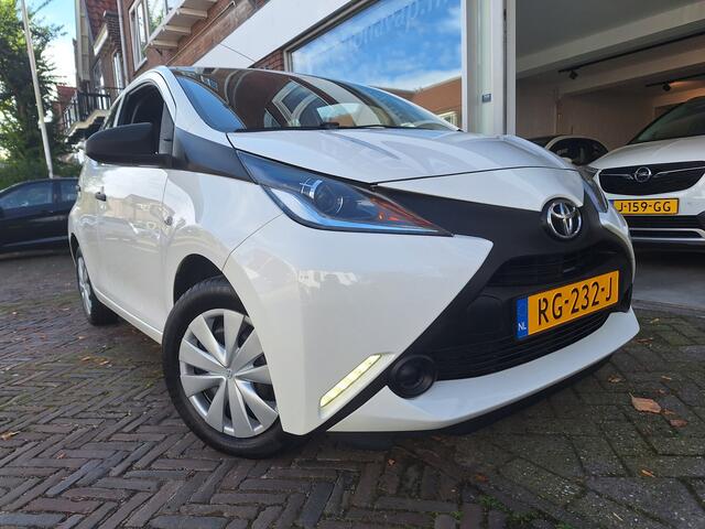 Toyota AYGO 1.0 VVT-i X-Fun 5Drs /Airco/Bluetooth/Led/Garantie