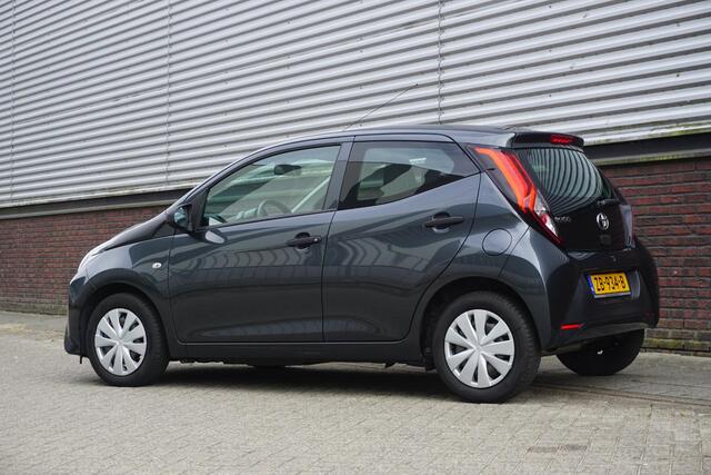 Toyota AYGO 1.0 VVT-i x-fun/1e Eigenaar/Goed onderhouden/LED/ Rijklaarprijs.