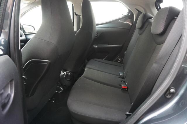 Toyota AYGO 1.0 VVT-i x-fun/1e Eigenaar/Goed onderhouden/LED/ Rijklaarprijs.