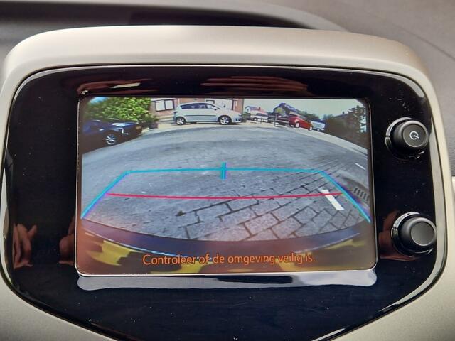 Toyota AYGO 1.0 VVT-i x-pure Clima - Camera - Lichtmetalen velgen