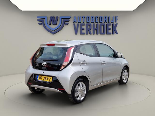 Toyota AYGO 1.0 VVT-i x-pure Clima - Camera - Lichtmetalen velgen